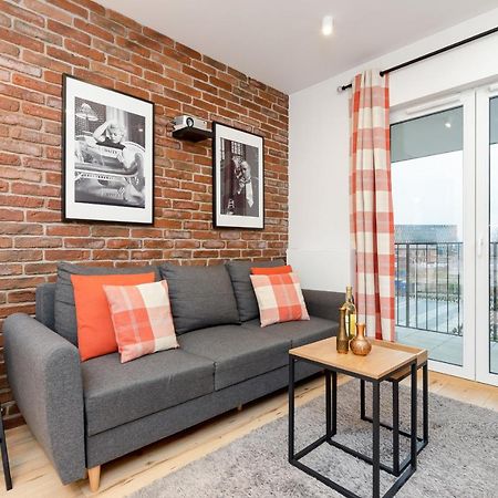 Movie Jacuzzi Apartment At The Main Station By Noclegi Renters Krasków Εξωτερικό φωτογραφία
