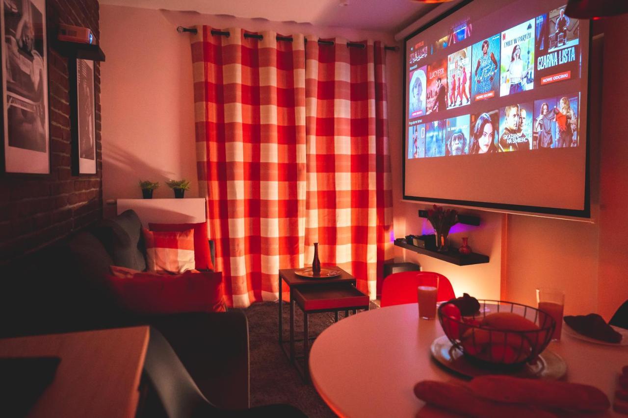 Movie Jacuzzi Apartment At The Main Station By Noclegi Renters Krasków Εξωτερικό φωτογραφία