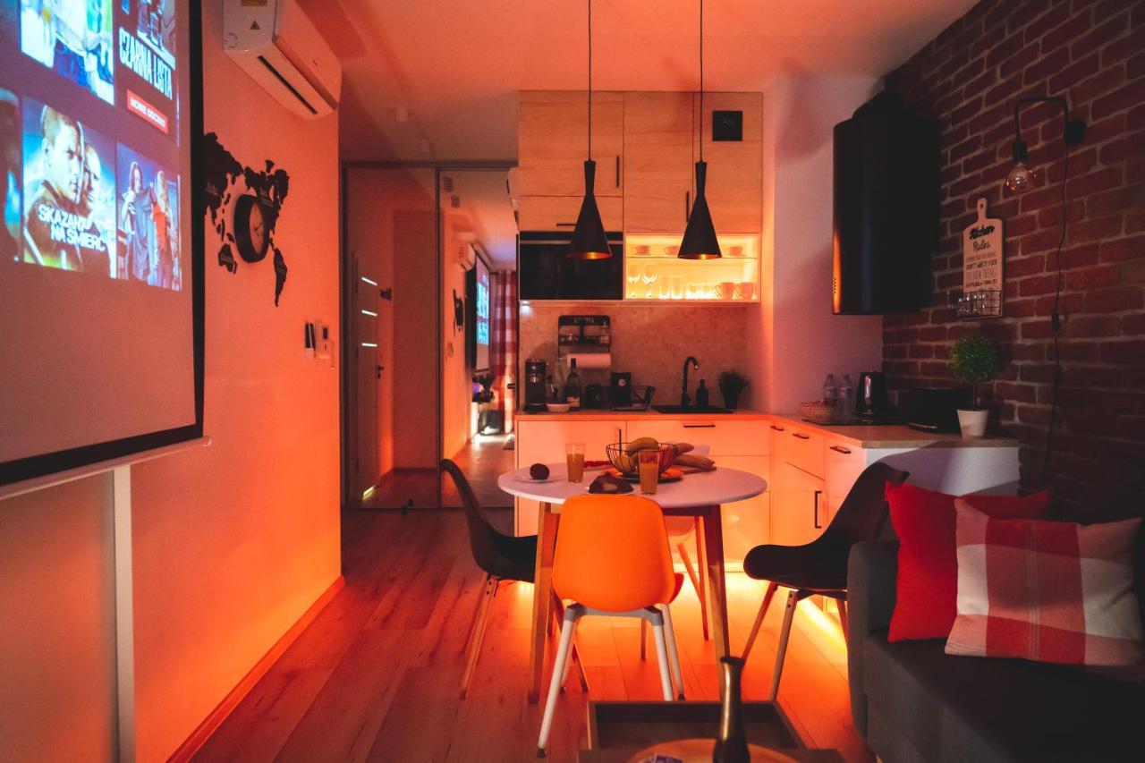Movie Jacuzzi Apartment At The Main Station By Noclegi Renters Krasków Εξωτερικό φωτογραφία
