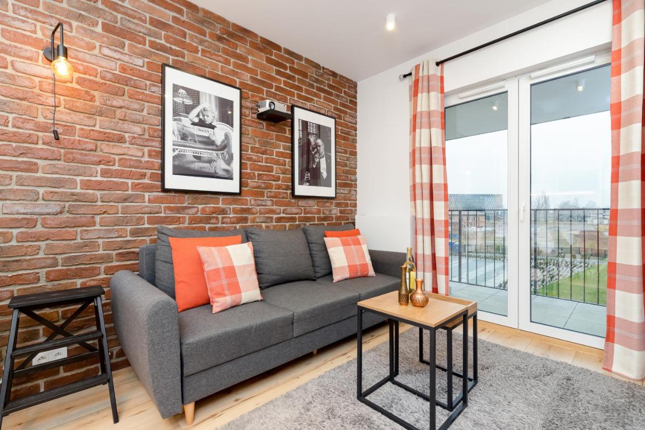 Movie Jacuzzi Apartment At The Main Station By Noclegi Renters Krasków Εξωτερικό φωτογραφία