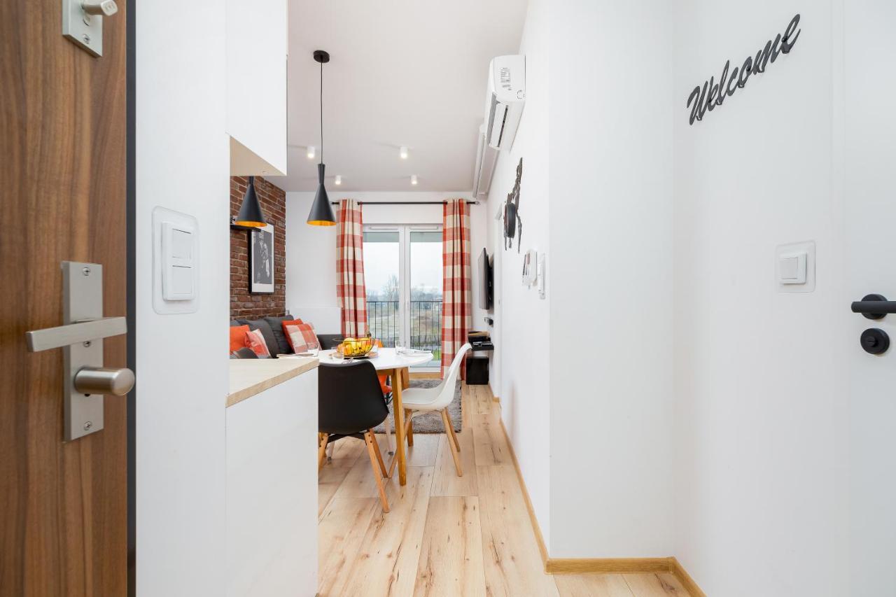 Movie Jacuzzi Apartment At The Main Station By Noclegi Renters Krasków Εξωτερικό φωτογραφία