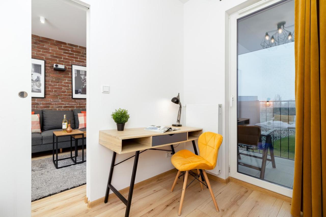 Movie Jacuzzi Apartment At The Main Station By Noclegi Renters Krasków Εξωτερικό φωτογραφία