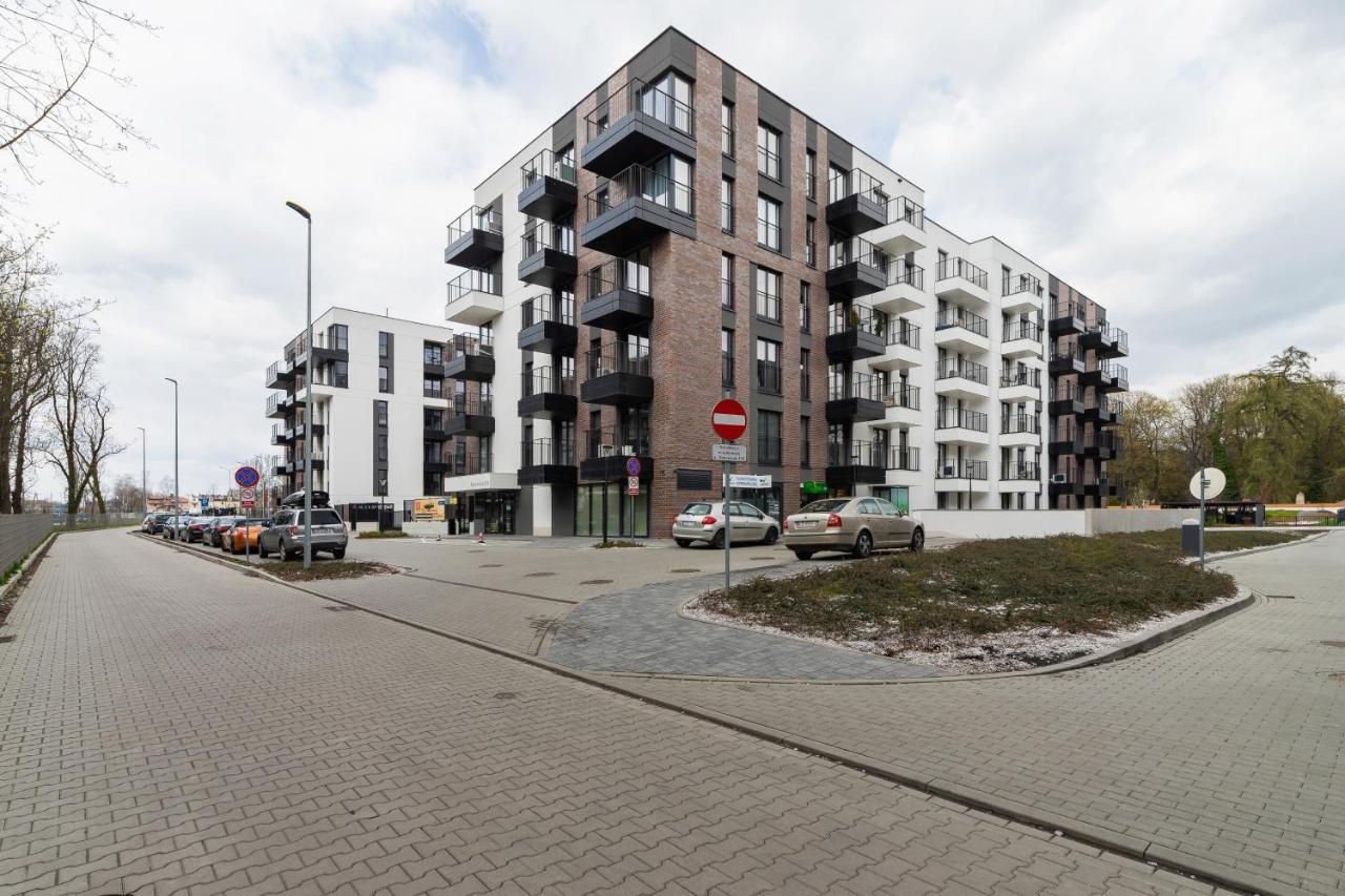Movie Jacuzzi Apartment At The Main Station By Noclegi Renters Krasków Εξωτερικό φωτογραφία